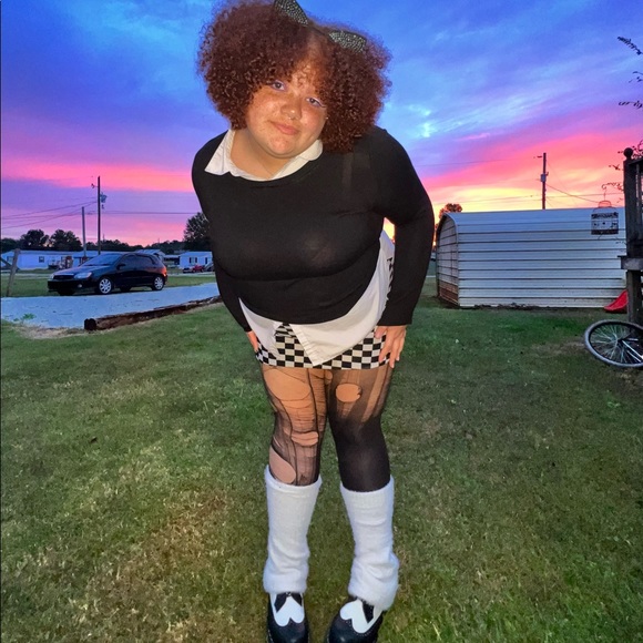 Meet your Posher, Sierra🌞🖤 - Picture 2 of 5